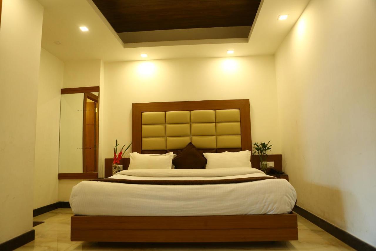 מוסורי Hotel Devlok Primal מראה חיצוני תמונה