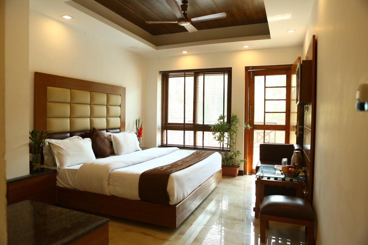 מוסורי Hotel Devlok Primal מראה חיצוני תמונה